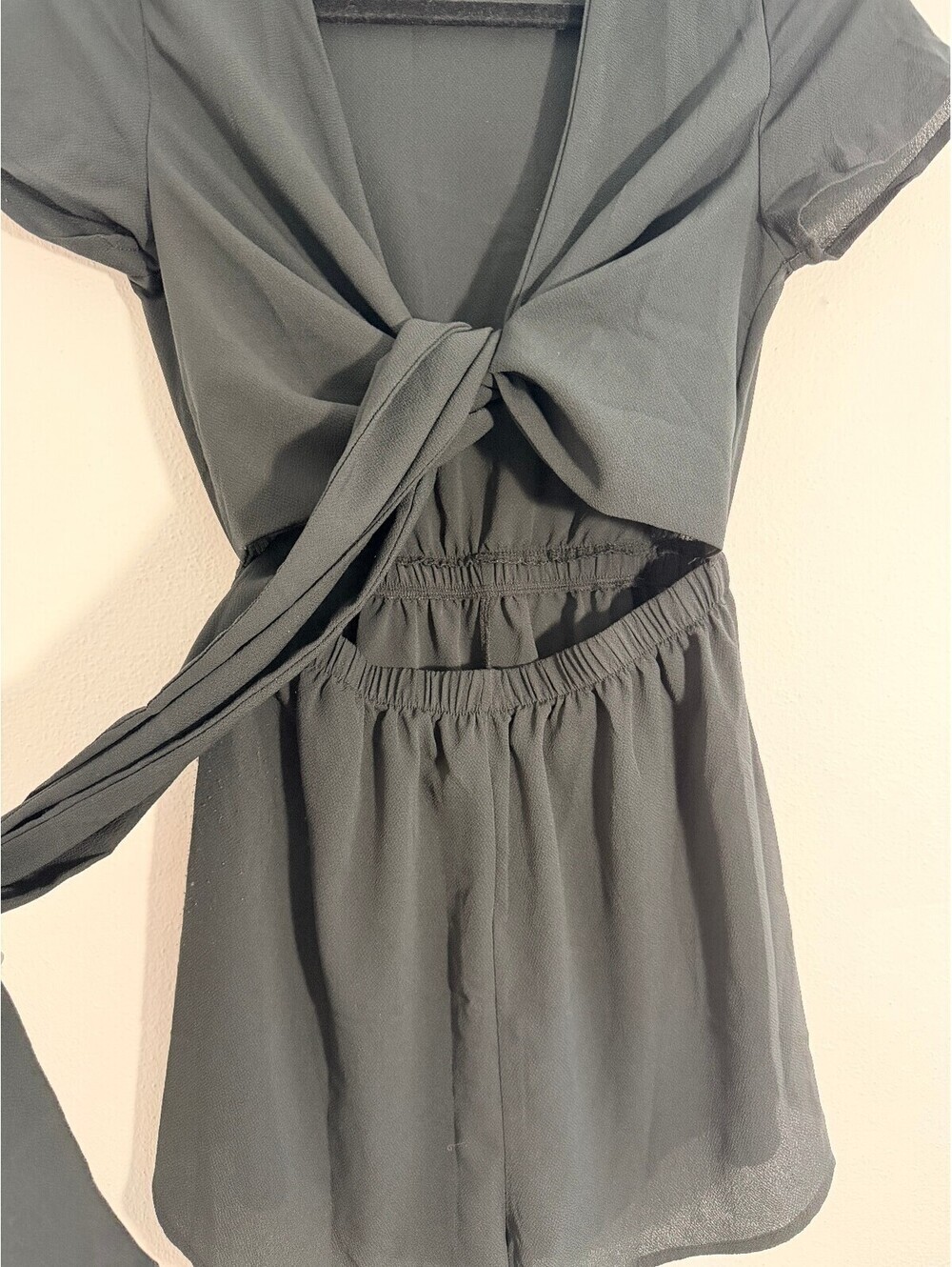Princess Polly Black Tie Front Cut Out Romper Playsuit Size US 2 AU 6 - Picture 3 of 6
